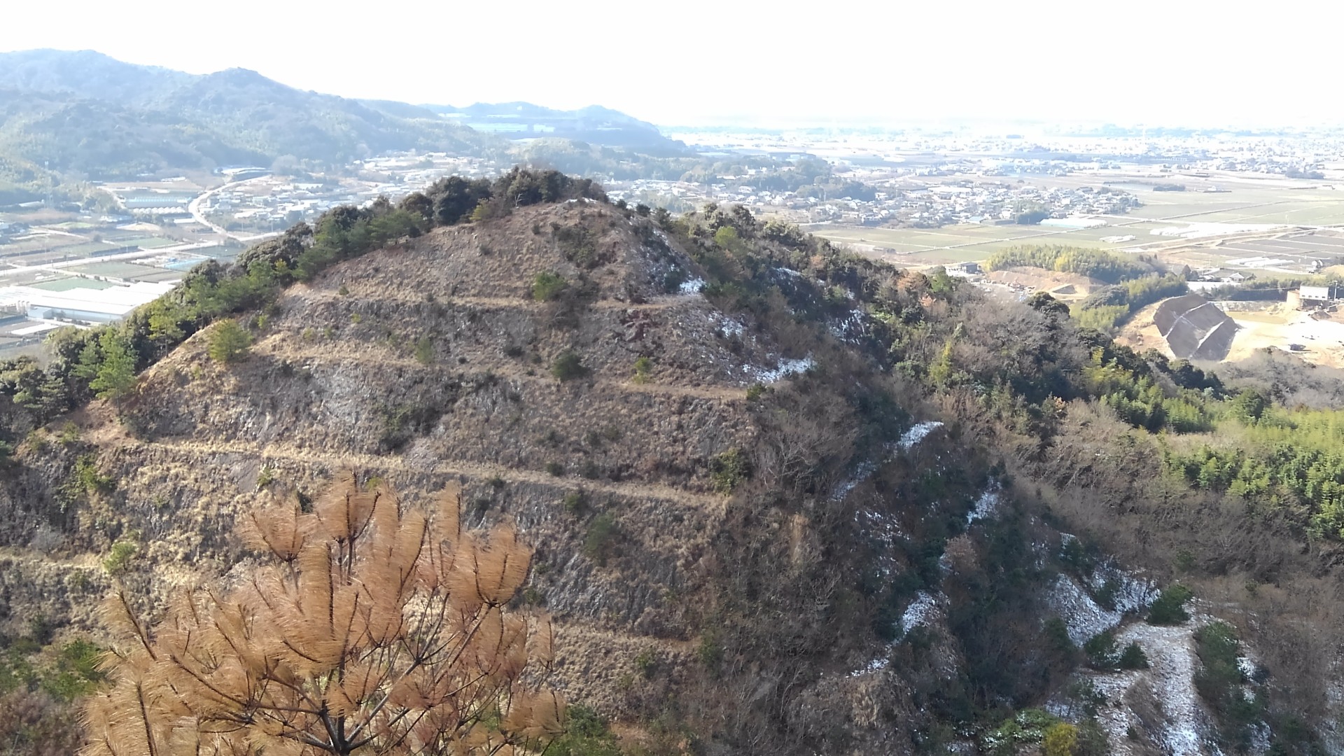 孫茶臼山 ピラミッド 雪 ヤッホー たけさんさんさんの茶臼山 西尾市 万灯山の活動データ Yamap ヤマップ