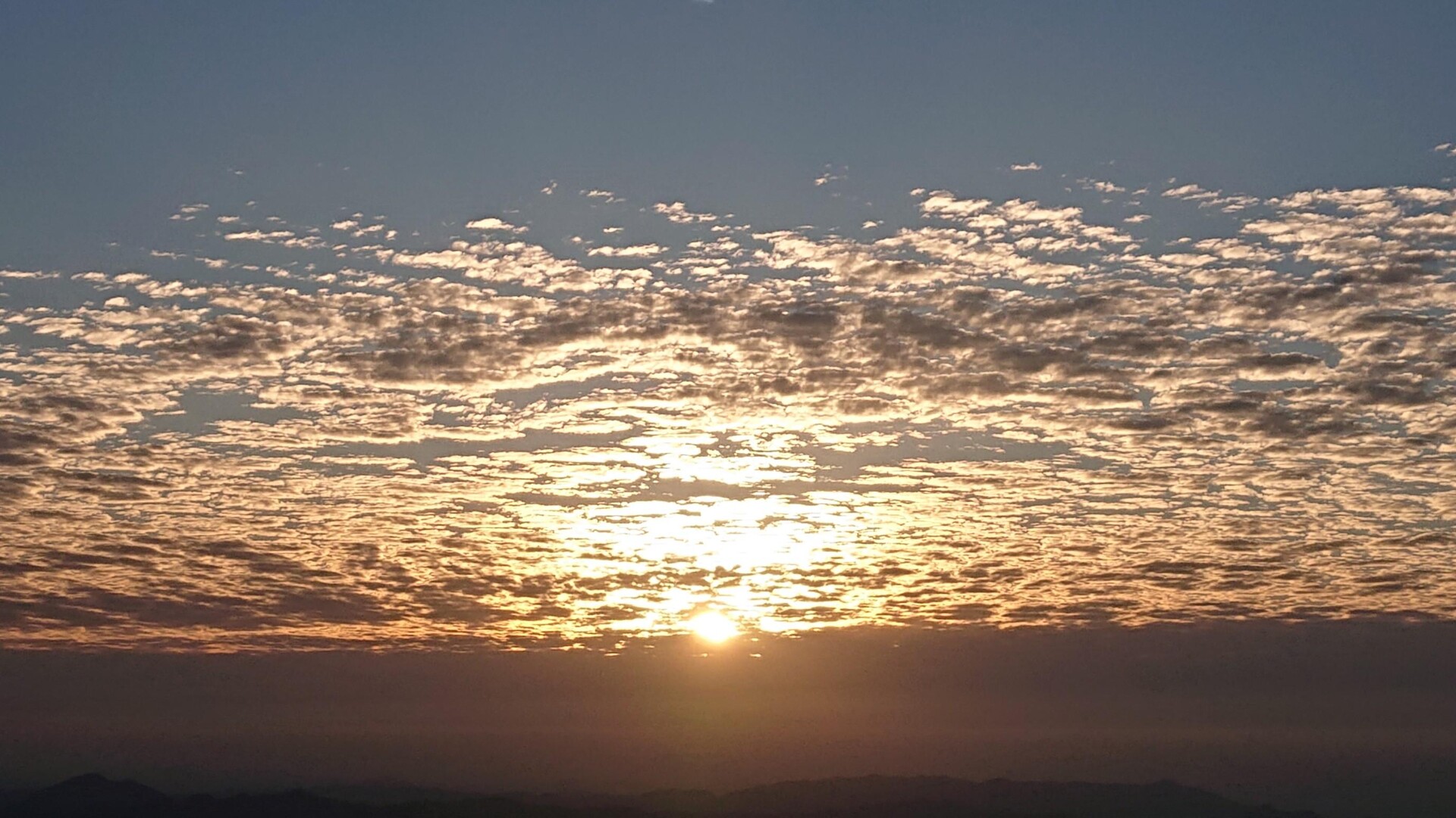 東鳳翩山・西鳳翩山（西鳳翩山でご来光） / ヤマアルキメデスさんの東鳳翩山・西鳳翩山・鴻ノ峰の活動データ YAMAP / ヤマップ