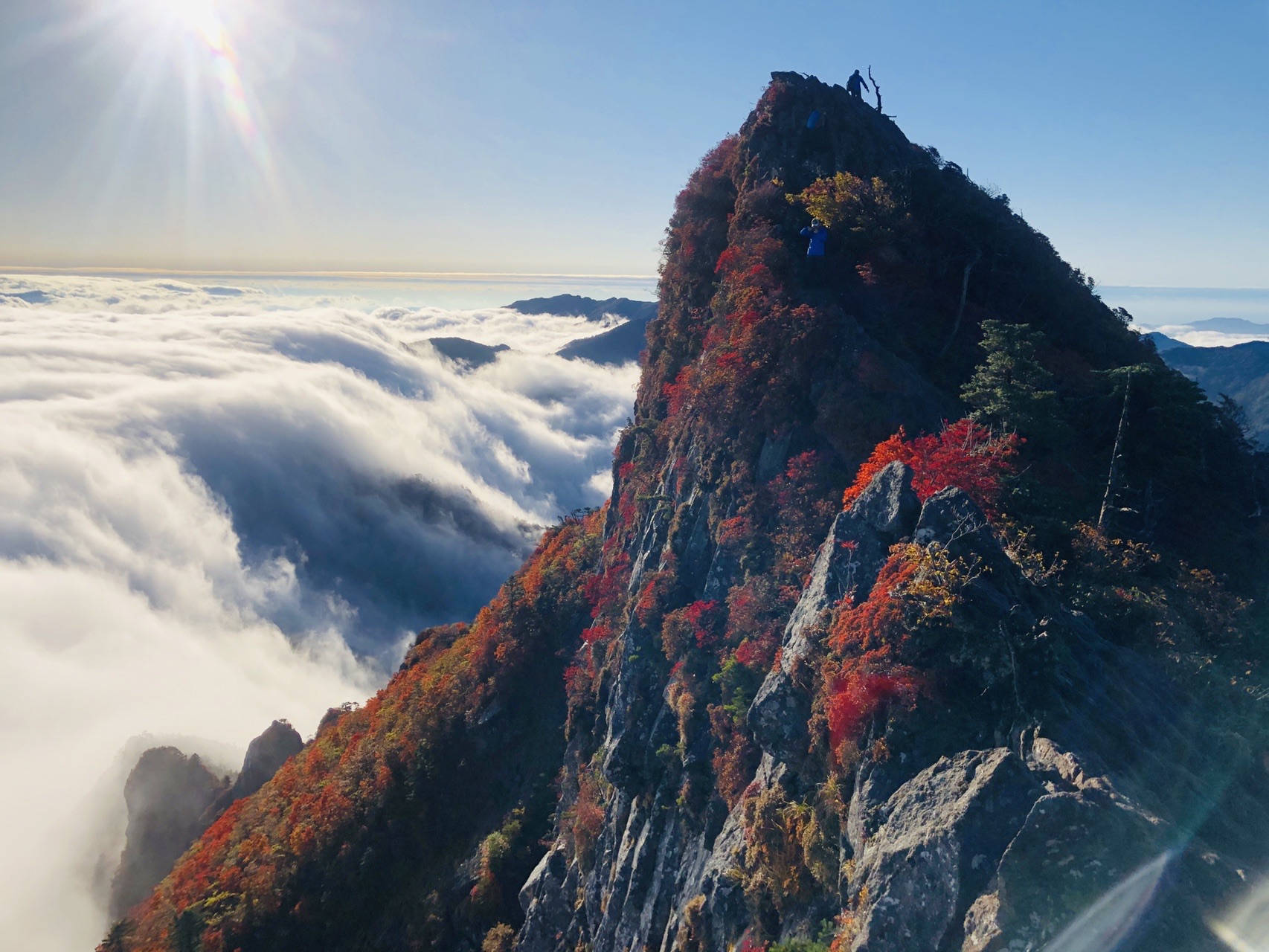 紅葉と雲海と滝雲の石鎚山 Abeeさんの石鎚山 堂ヶ森 二ノ森の活動データ Yamap ヤマップ