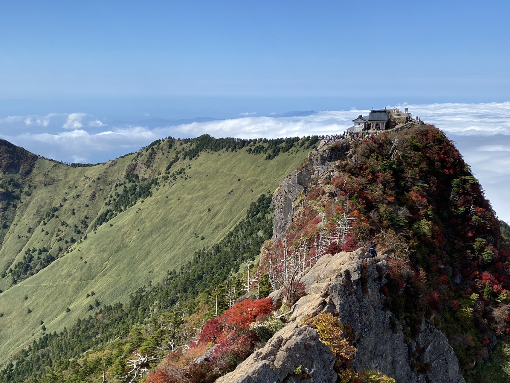 紅の天狗 石鎚 南壁 Skyさんの石鎚山 堂ヶ森 二ノ森の活動データ Yamap ヤマップ
