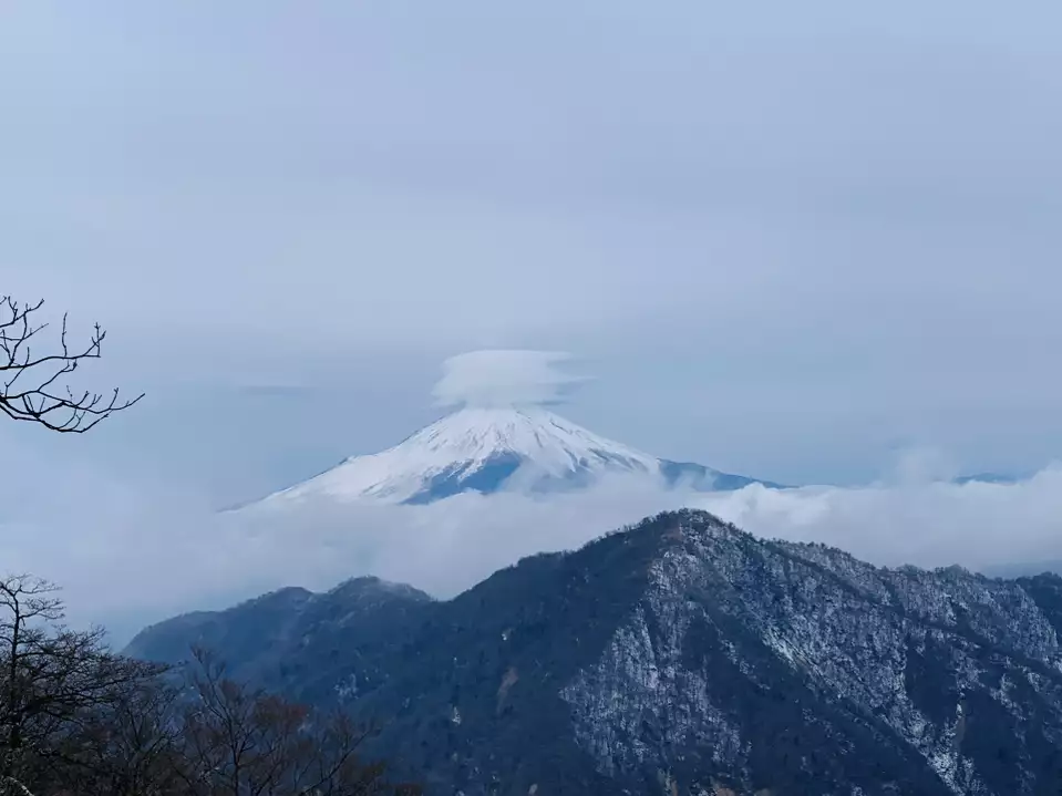 檜洞丸と富士山。