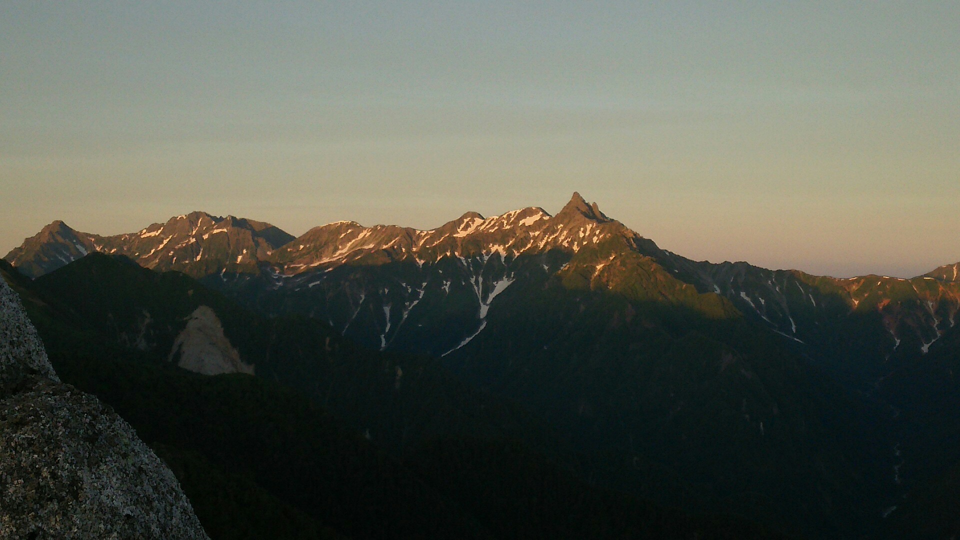 一転して快晴の燕岳と北アルプス モルゲンロート スズメさんの燕岳 餓鬼岳 唐沢岳の活動日記 Yamap ヤマップ
