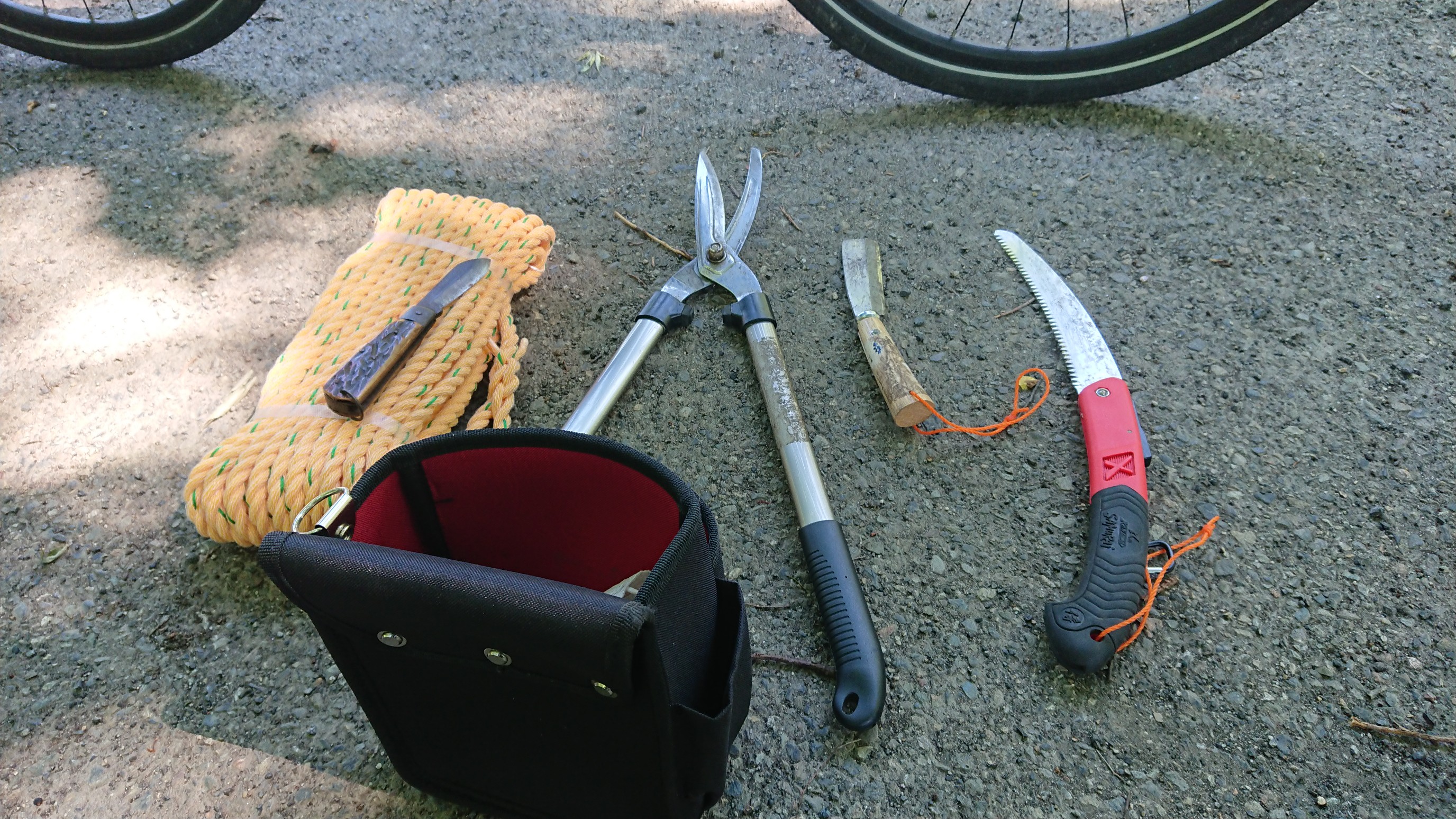日本平山・鍋倉山 今日の作業道具