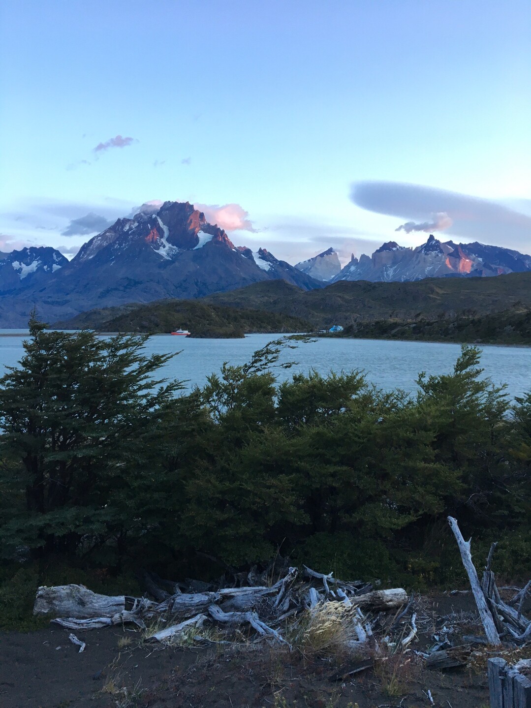 トーレス・デル・パイネ国立公園(クエルノス展望台トレッキングコース&グレイ氷河展望台トレッキングコース) / AKさんのトーレス・デル・パイネ