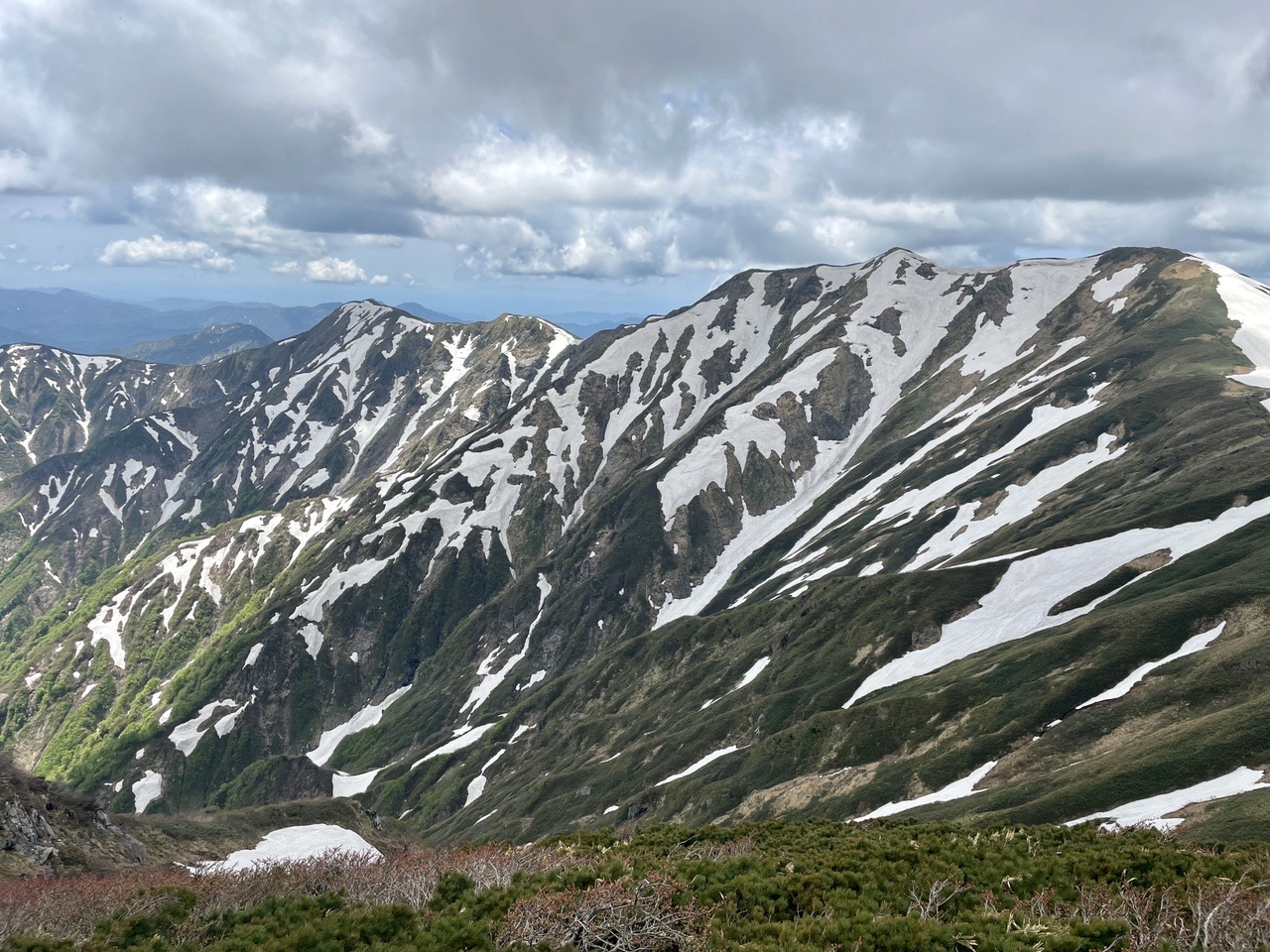 日本百名山 朝日連峰縦走 ずんこさんの大朝日岳 朝日連峰 祝瓶山の活動データ Yamap ヤマップ