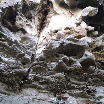 針の耳神社と天狗岩です🧐