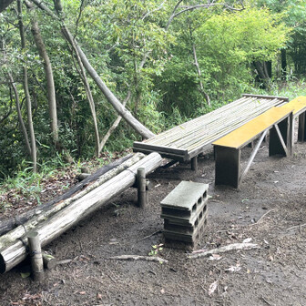 日高山には椅子あり🪑