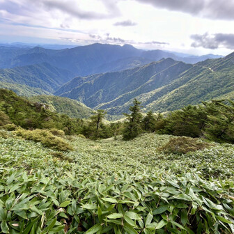 瓶ヶ森・伊予富士 なかなかの高度感