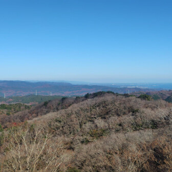 高鈴山。右奥に海も少し見える。