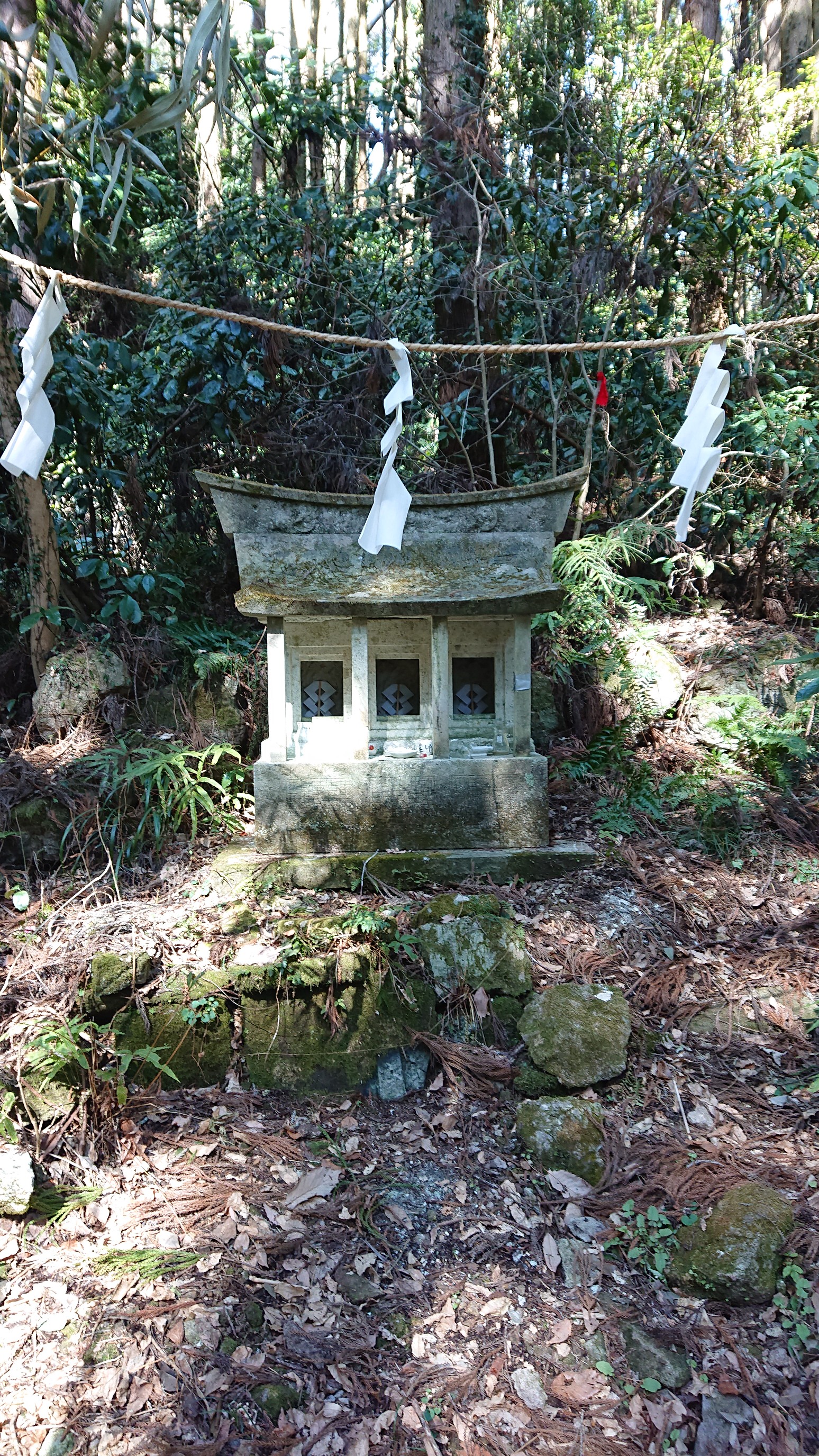 女抱山 半蔵山 羽黒山 土平山 池の鳥屋山から旧新里街道鞍掛山登山口へ Akiさんの古賀志山 赤岩山 鞍掛山 男抱山 半蔵山の活動日記 Yamap ヤマップ