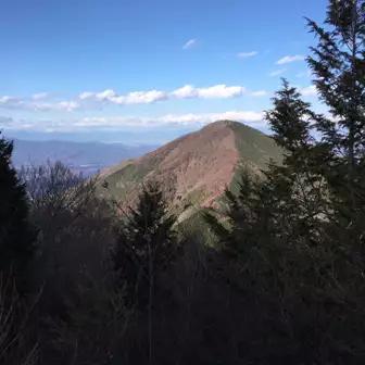 小持山から見た武甲山です。