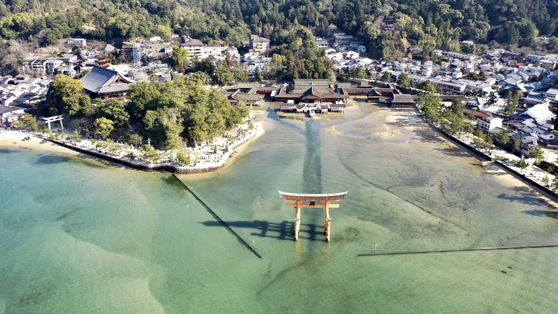 no199　厳島神社 宮島焼の 山居囲碁超細密彫刻 徳利 no199 厳島神社 宮島焼の 山居囲碁超細密彫刻 徳利 no199厳島