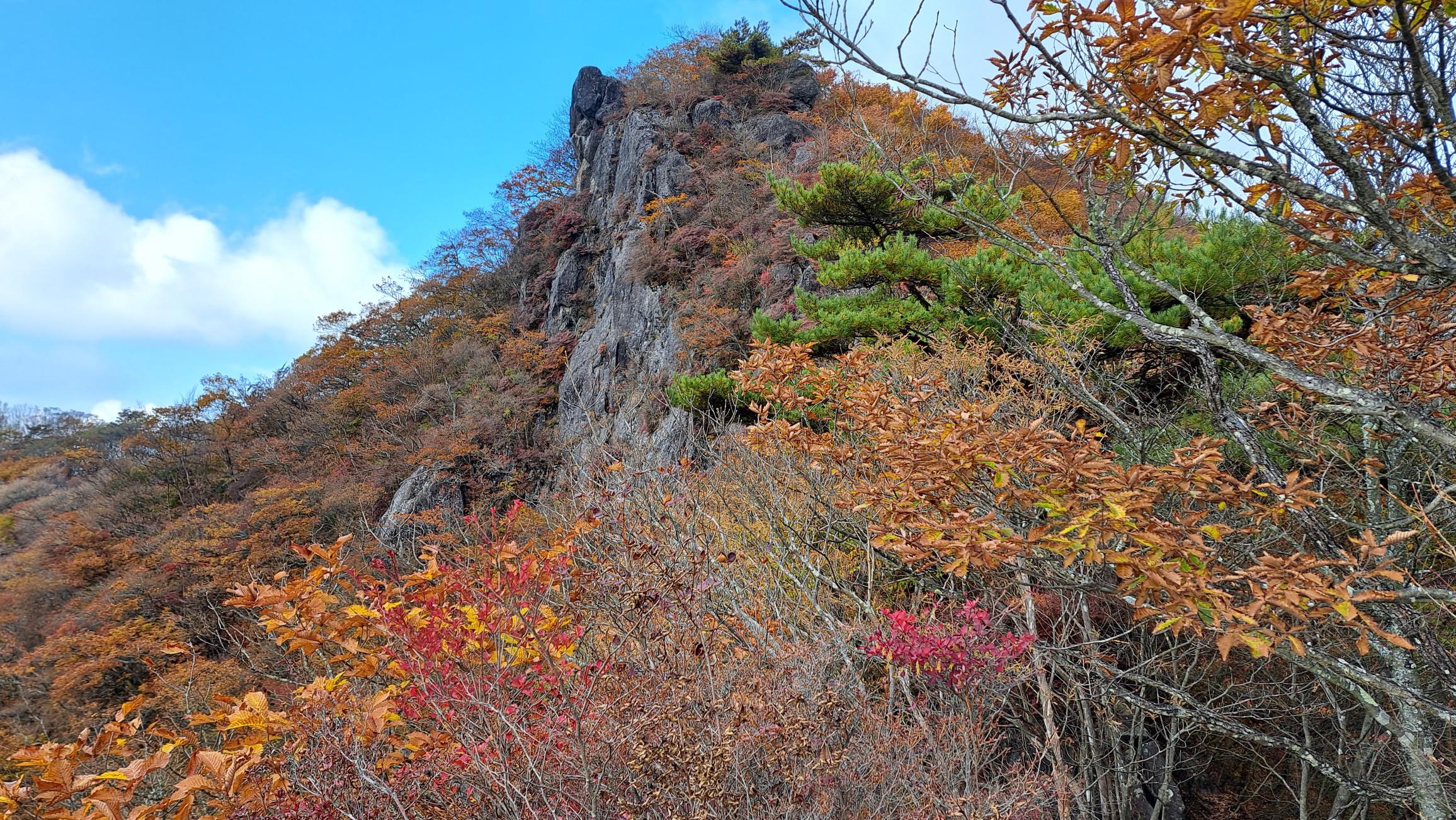 山肌に岩見えるの好き💕