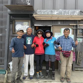 優しくて面白い小屋番の金子さんと皆んなで❣️