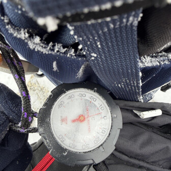 千畳敷駅で‐5℃。
温度計の表面も凍っててゴシゴシしたら多少見える様になった🤣