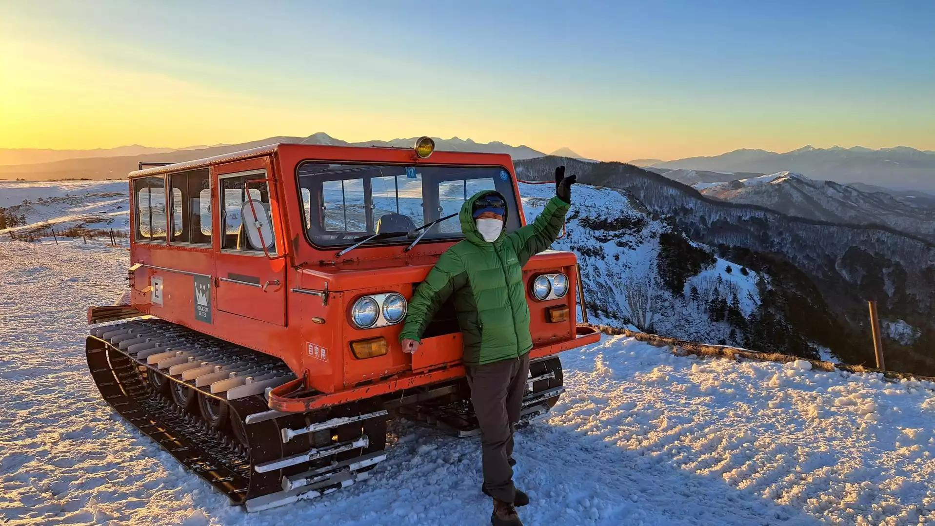 白銀の美ヶ原スノーシューと雪上車乗車体験🏔️ / チャコパパ 白銀の美ヶ原スノーシューと雪上車乗車体験🏔️ / チャコパパ