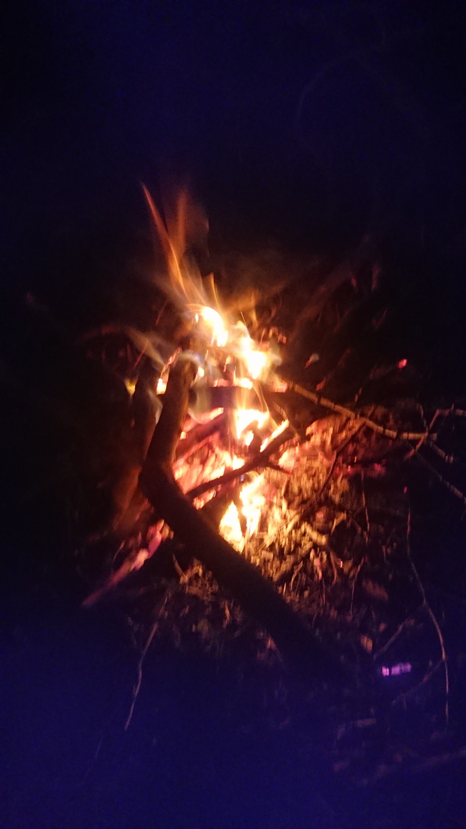 木六山・銀次郎山 焚き火で暖を