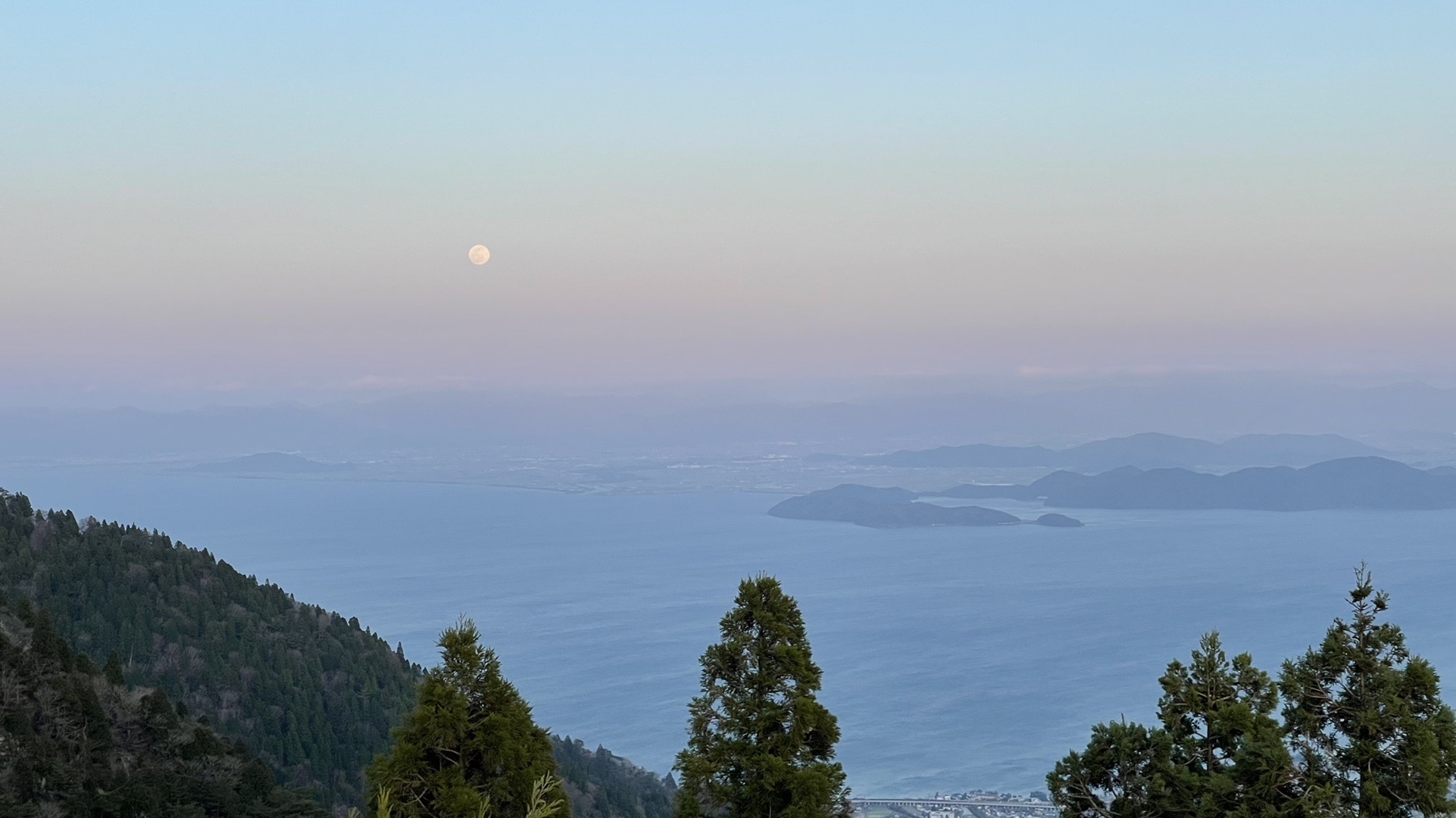 比良山系縦走 琵琶湖をバックにピンクムーンを見るテント泊 山旅人takuさんの比良山地 武奈ヶ岳 釈迦岳の活動データ Yamap ヤマップ