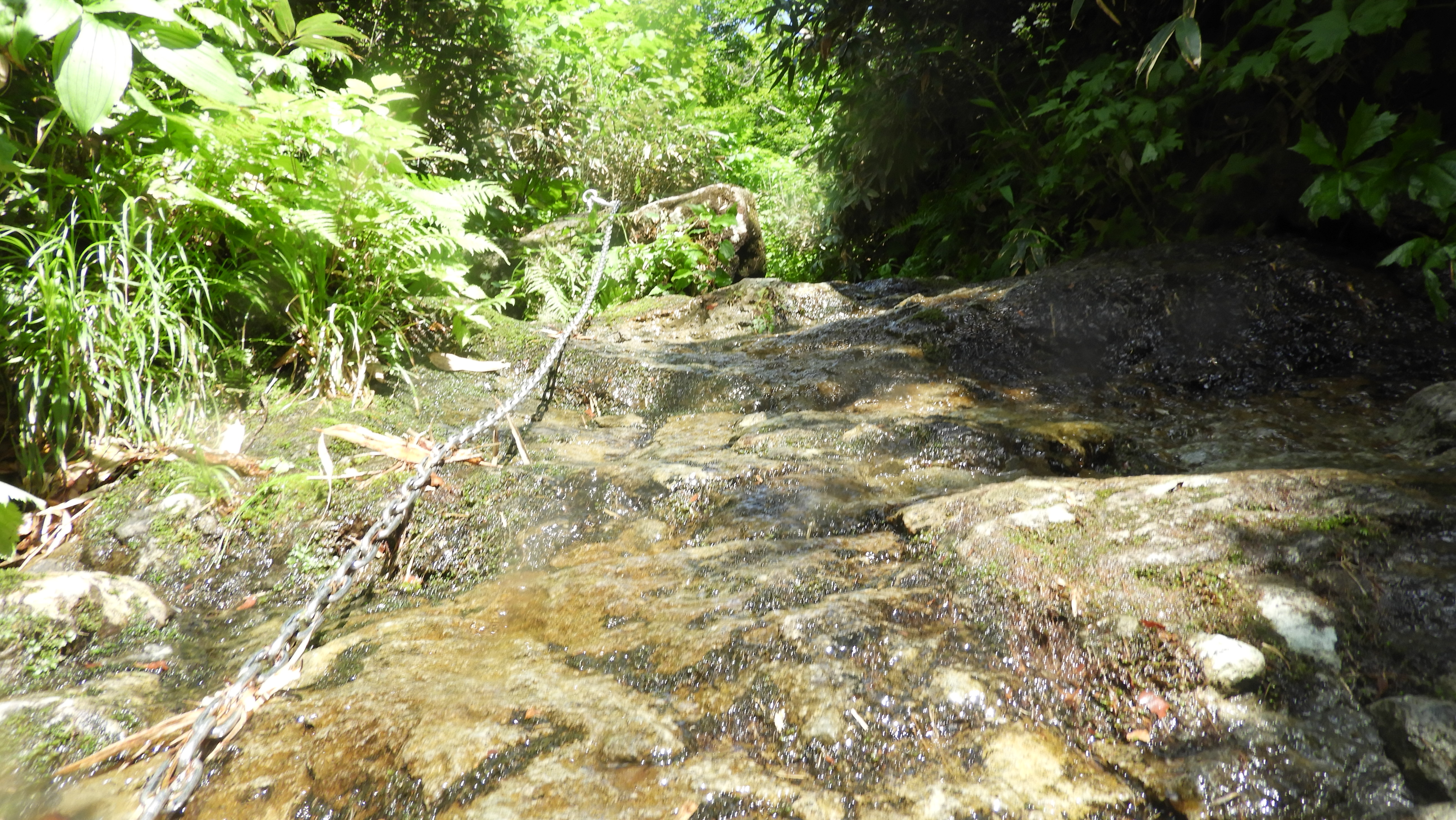 船形山（御所山）・泉ヶ岳・蛇ヶ岳 滑りやすいのでゆっくりあわてず...