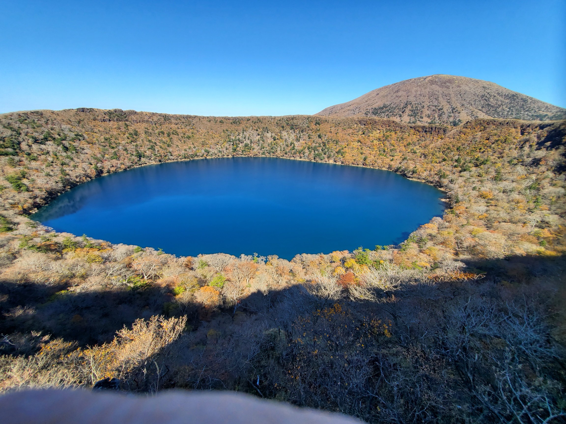 大浪池 紅葉トレッキンク 11 05 Chusanさんの霧島山 韓国岳 高千穂峰 夷守岳 烏帽子岳の活動データ Yamap ヤマップ