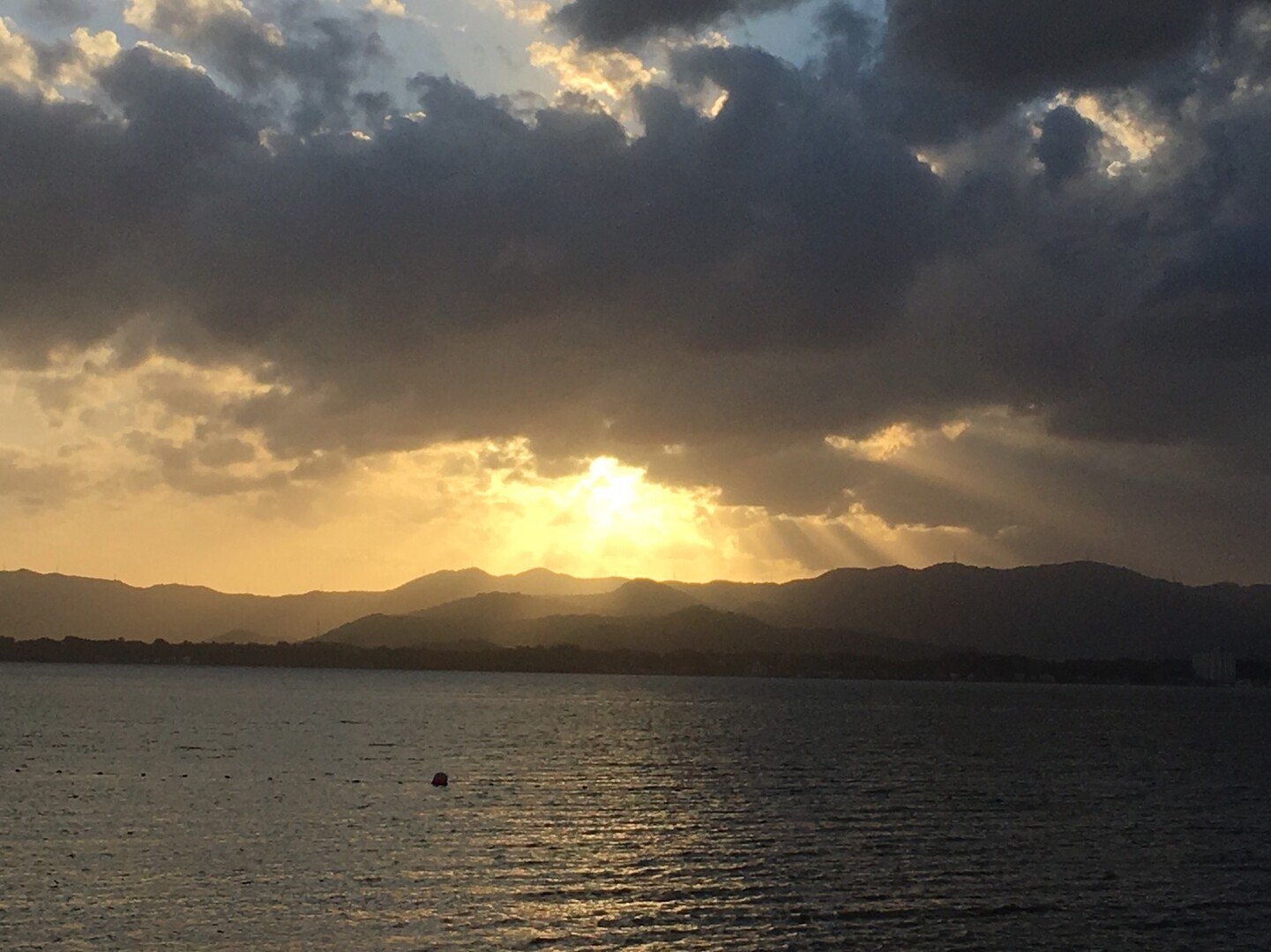 浜名湖の夕焼け 舘山寺 Masaki905さんの浜松市 中区 東区 南区 西区 の活動データ Yamap ヤマップ