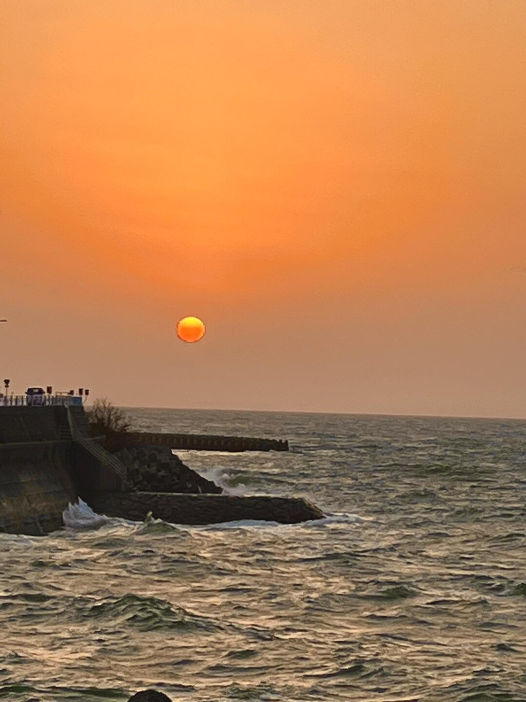 夕焼けこやけラインの道の駅双海より、沈み... / leoleonさんのモーメント YAMAP / ヤマップ