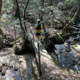  2人して足が痛い🦵
下りも登りも足が痛い🤣
6時間切り間に合わんねーと
ボチボチ下る🏃‍♂️