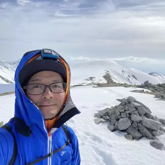 たっぷりの雪と雷鳥を満喫した別山北峰(2,880m)