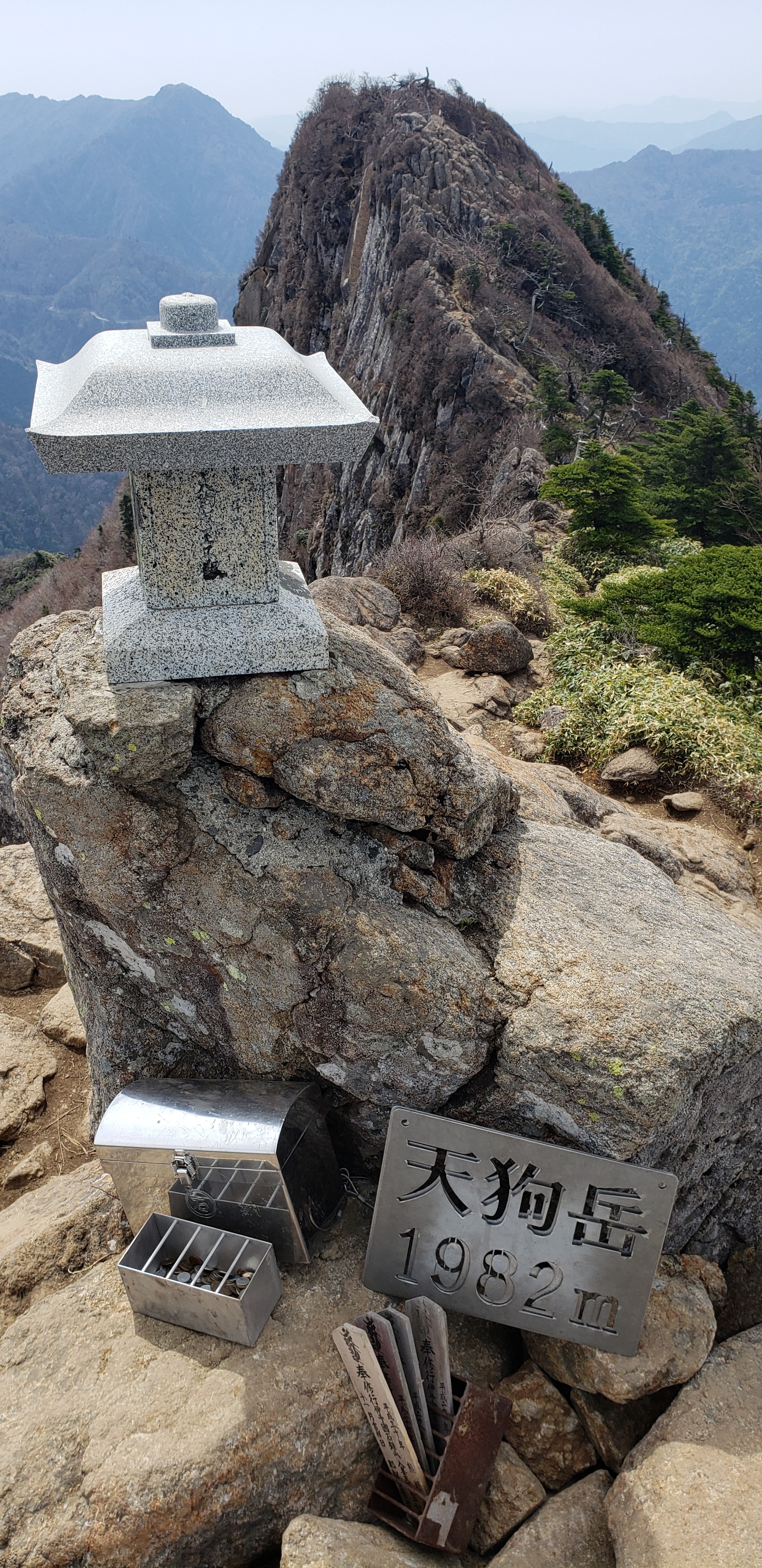 19 05 05 四国車中泊の旅 愛媛石鎚山へ しょーへーさんの石鎚山 堂ヶ森 二ノ森の活動データ Yamap ヤマップ