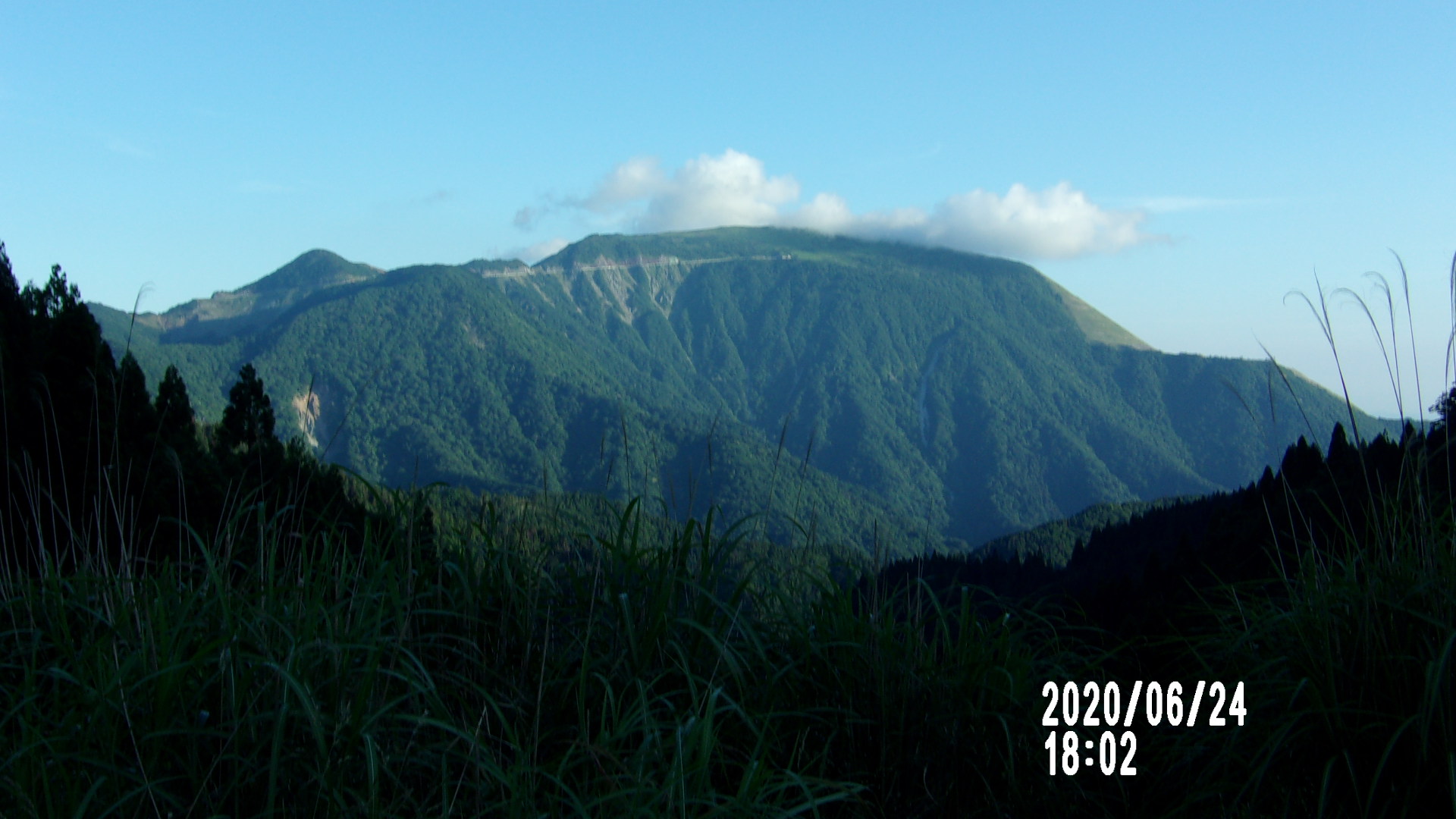伊吹山を眺める一周ツアー 国見から笹又 古屋から明神の森へ たかさんの伊吹山 伊吹高原 御座峰の活動日記 Yamap ヤマップ