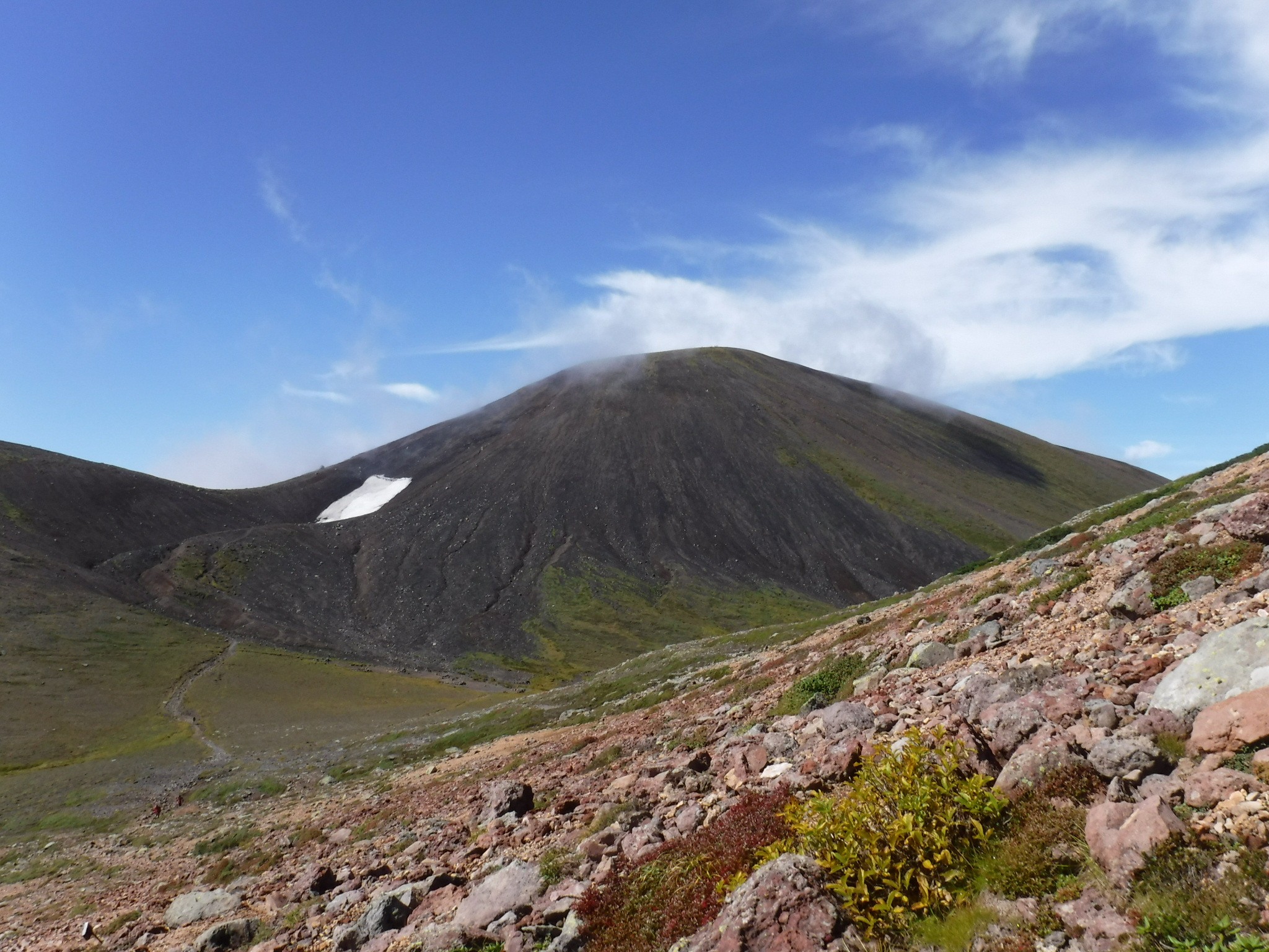 すっかりガスの晴れた旭岳