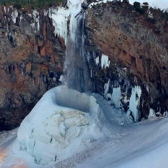 ❄️幻の氷壺✨❄️ 『百四丈滝』 / yukiさんの七倉山・奥長倉の活動