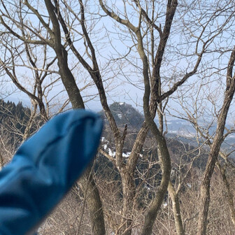 尖山 県民登山者おなじみ『とんがり山』😊
今日も駐車場は満車でした🈵