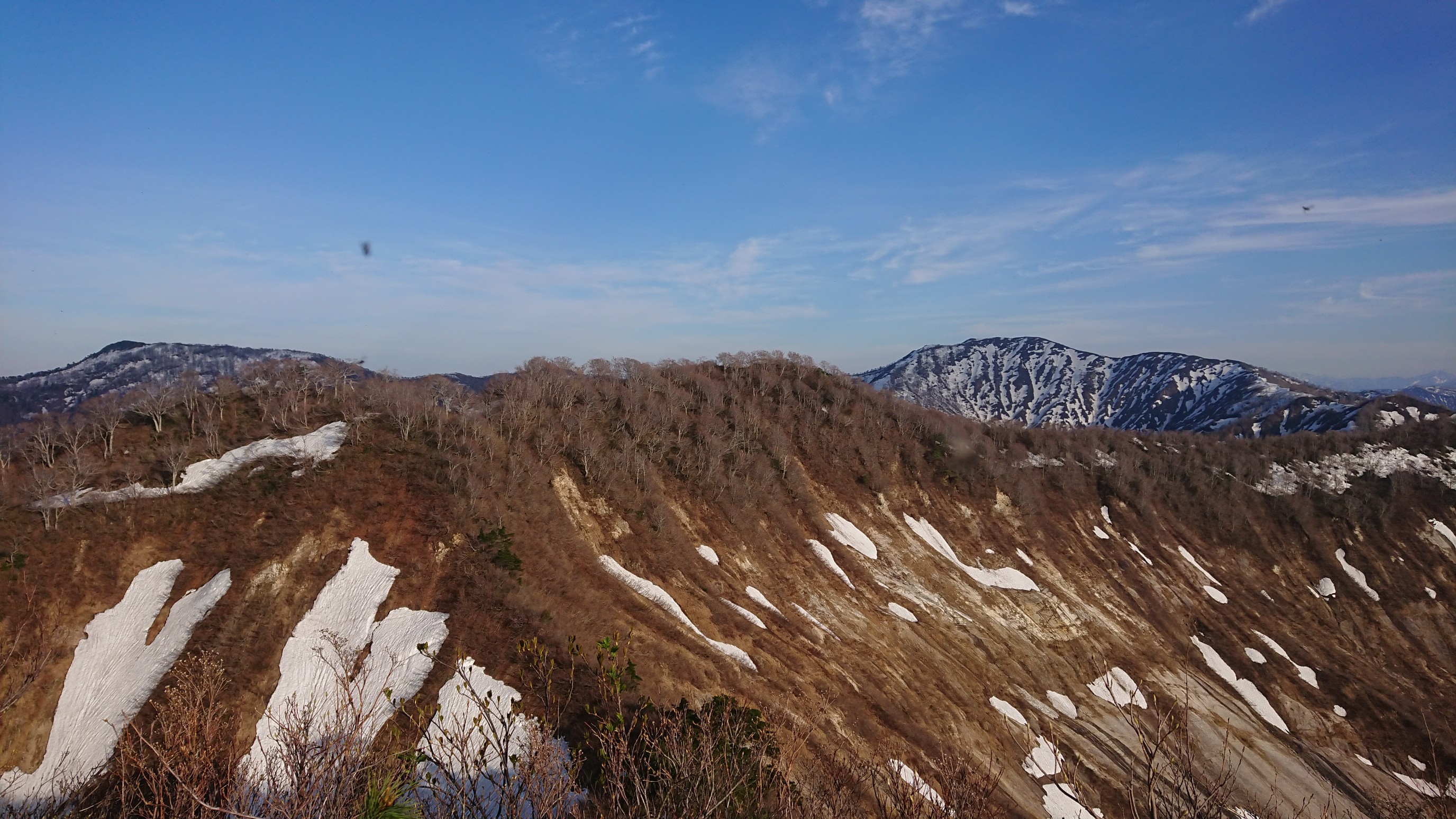 木六山・銀次郎山 灰ヶ岳から右青里、左五剣谷