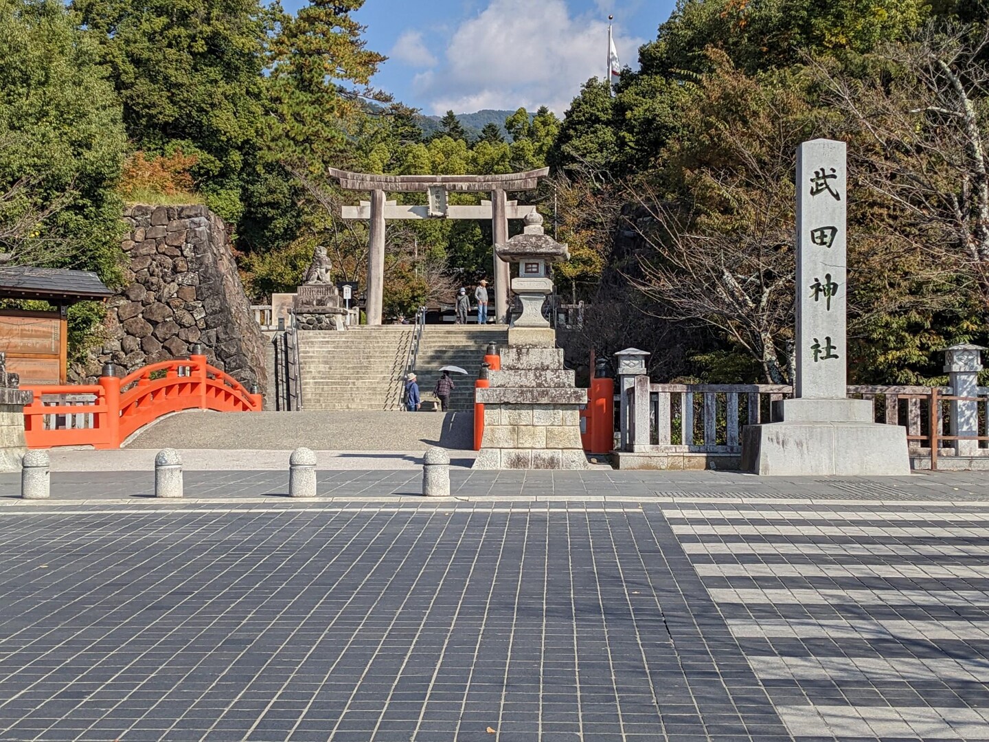 武田信玄を御祭神とする武田神社と舞鶴城公... / ルーミックさんのモーメント | YAMAP / ヤマップ