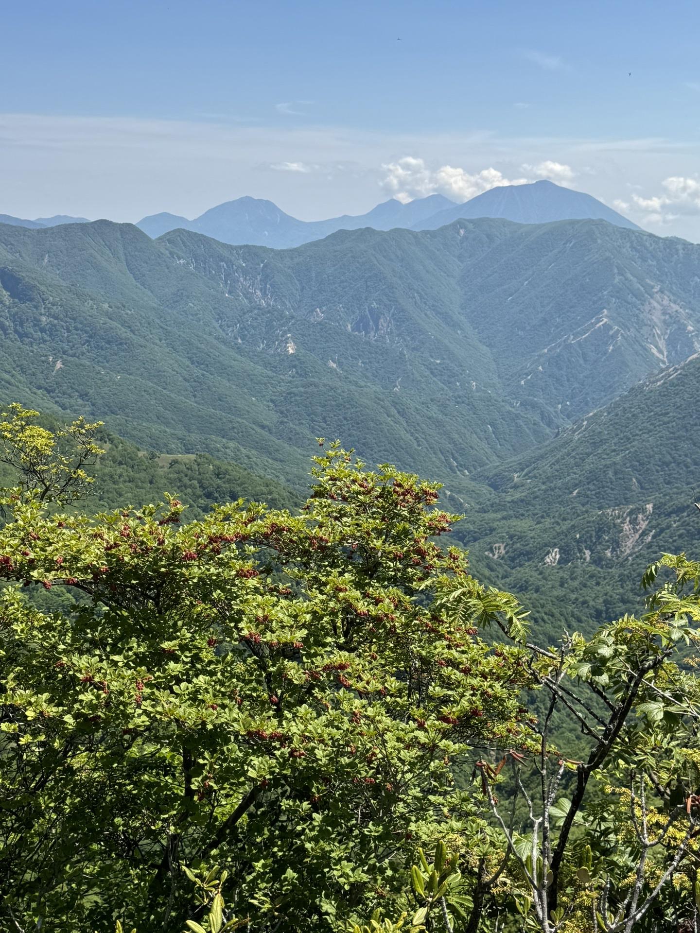 皇海山・袈裟丸山・庚申山 日光連山のご家族⛰️