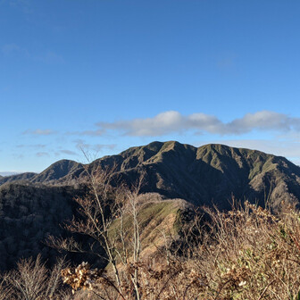 経ヶ岳・法恩寺山 大舟山で振り返って経ヶ岳