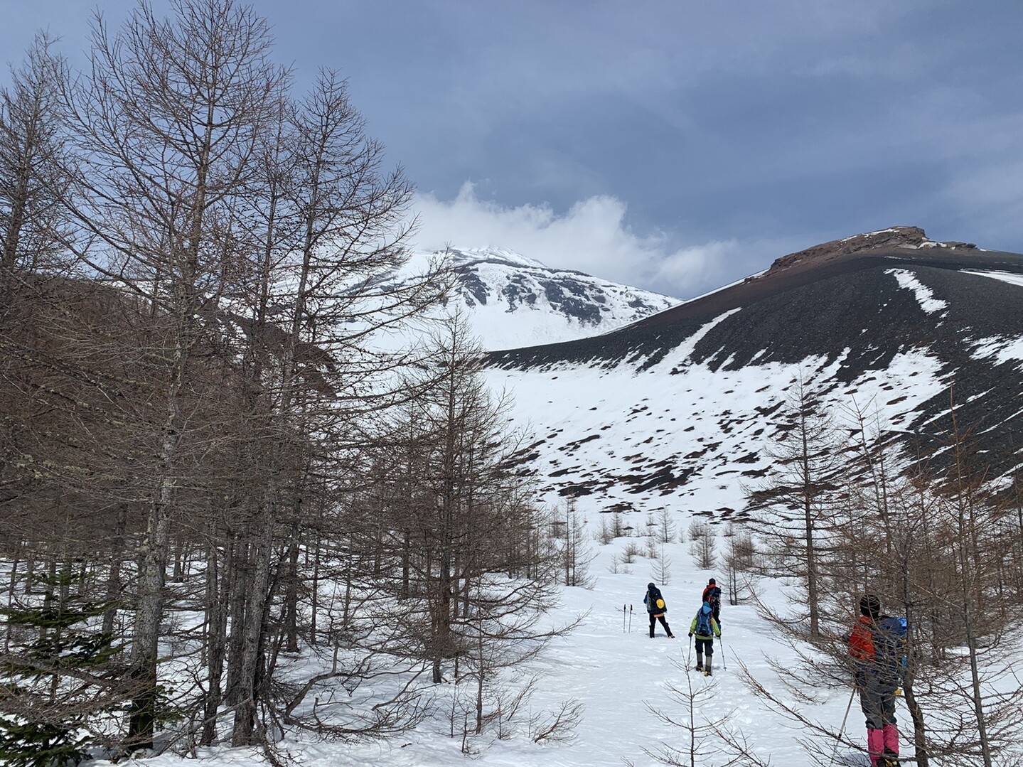 春なのに雪山訓練 弱層テストやら支点構築いろいろ カワユス スノーボラードとか 艸 ｳﾌ Su Niiyanさんの富士山の活動データ Yamap ヤマップ