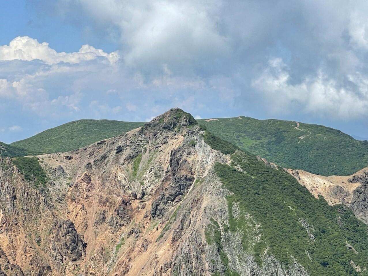 いい天気です 那須岳から朝日岳を臨む まこスケさんのモーメント Yamap ヤマップ