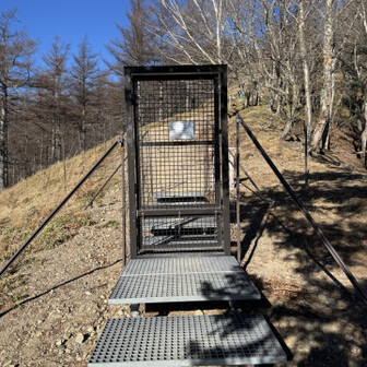 反対側にもドアあり。