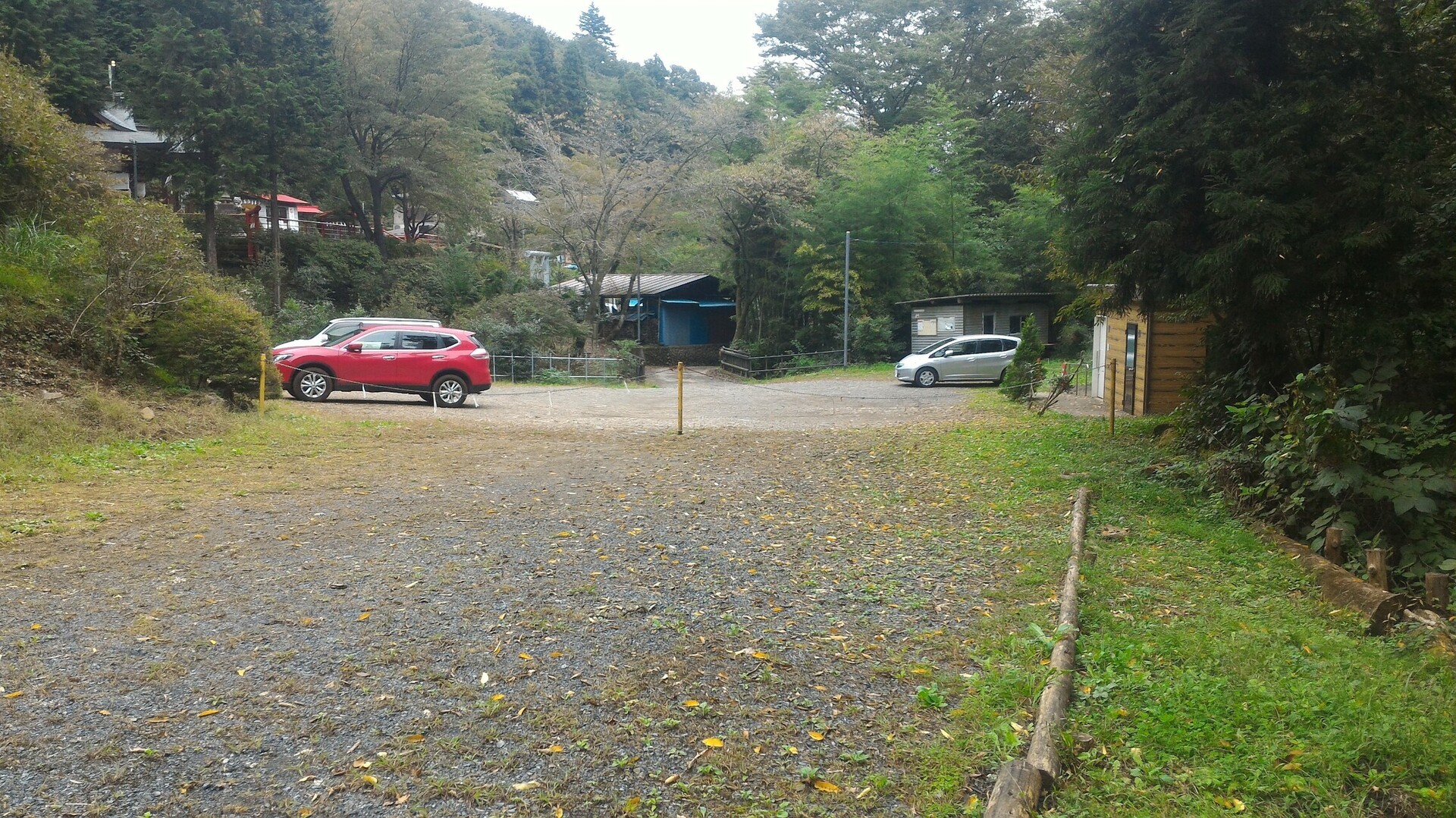 八王子編 遠ノ谷戸尾根 川口丘陵 秋川丘陵 高尾山 陣馬山 景信山の写真60枚目 駐車場に出てきました Yamap ヤマップ