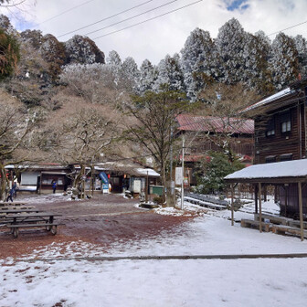 金剛山・二上山・大和葛城山 半分雪、半分ドロドロ。