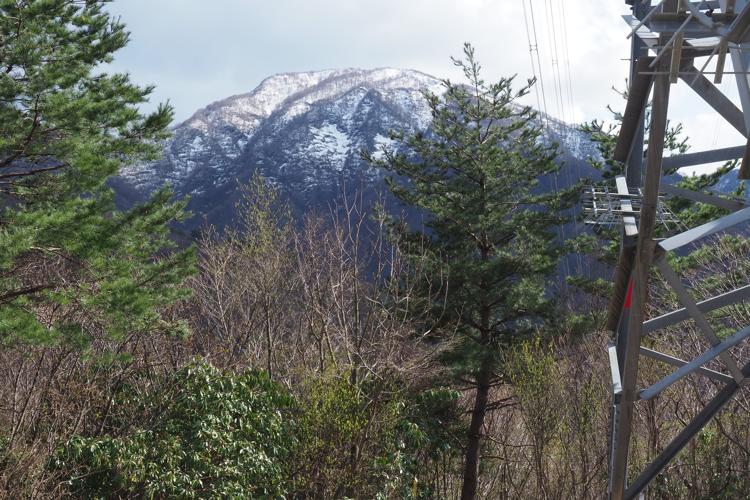 木六山・銀次郎山 105鉄塔から白山