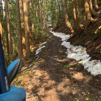 尖山 安定の昼スタート🕚
平日の朝ごはん当番やから、しゃーない🍳