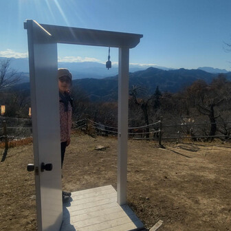 🚪
どのアングルが正解かわからない、映えがわからぬワタス👩💦
とりあえず、両神⛰️をいれてみました📷️