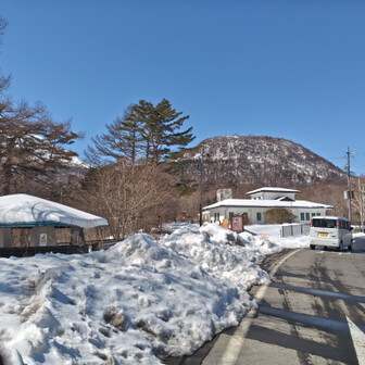 浅間山・黒斑山・篭ノ登山 峠の茶屋の路肩は積雪で駐車不可⚠️
標高1400m、4℃微風