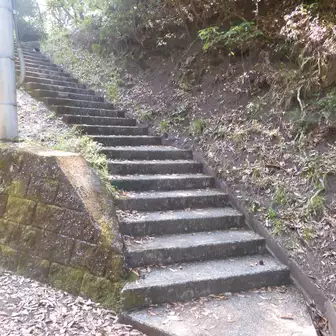 高舞登山へ最後の階段を上って...