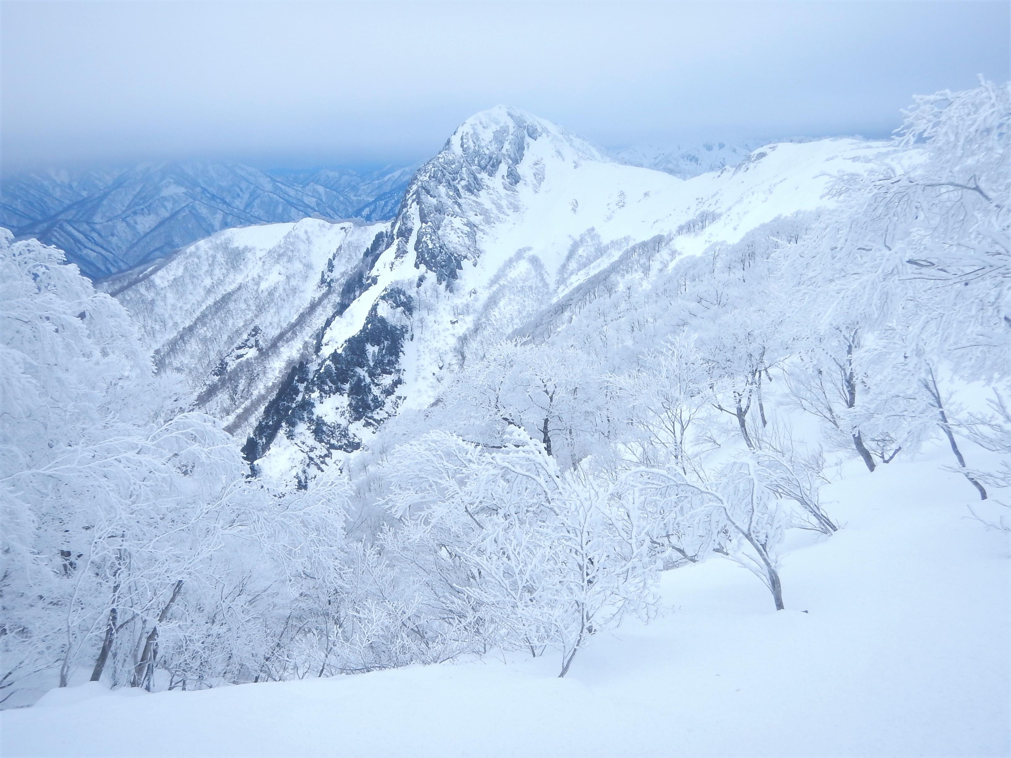 厳冬期の冠山…冠山トンネル開通の恩恵を生かして / ひびやんさんの冠山・金草岳の活動データ YAMAP / ヤマップ