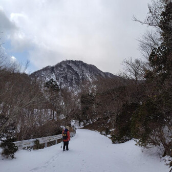 山伏・八紘嶺・笹山 雪山は体力を消耗しますね…
