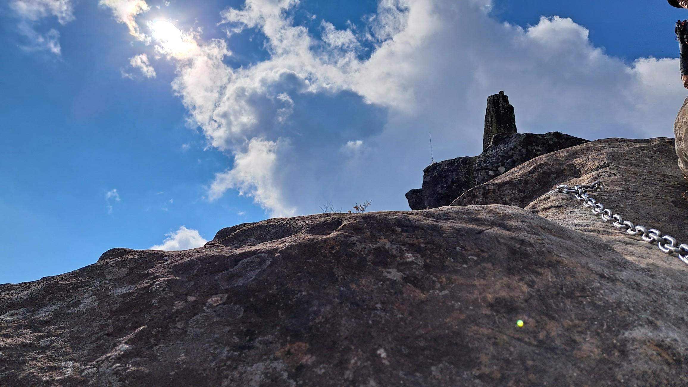 見上げて　ふぅ😳